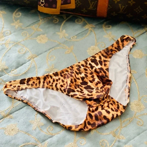 Men’s leopard - Picture 1 of 6